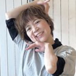 top stylist 井上 布三江