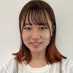 assistant 山元 千愛